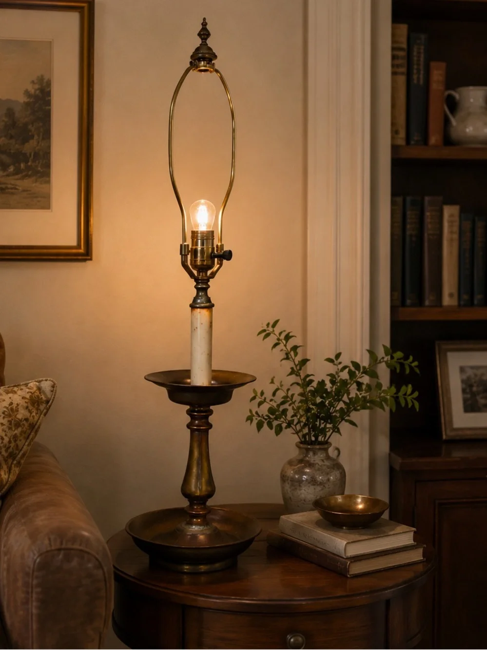 Brass Accent Table Lamp in Antique Gold by